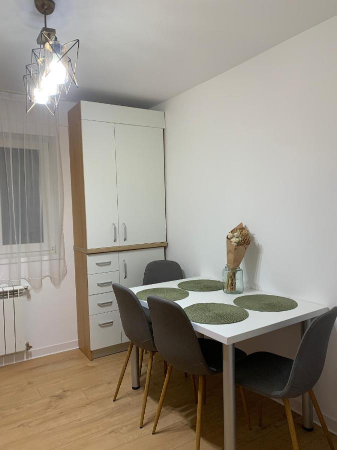 Sunny Apartment In Suczawa Zewnętrze zdjęcie